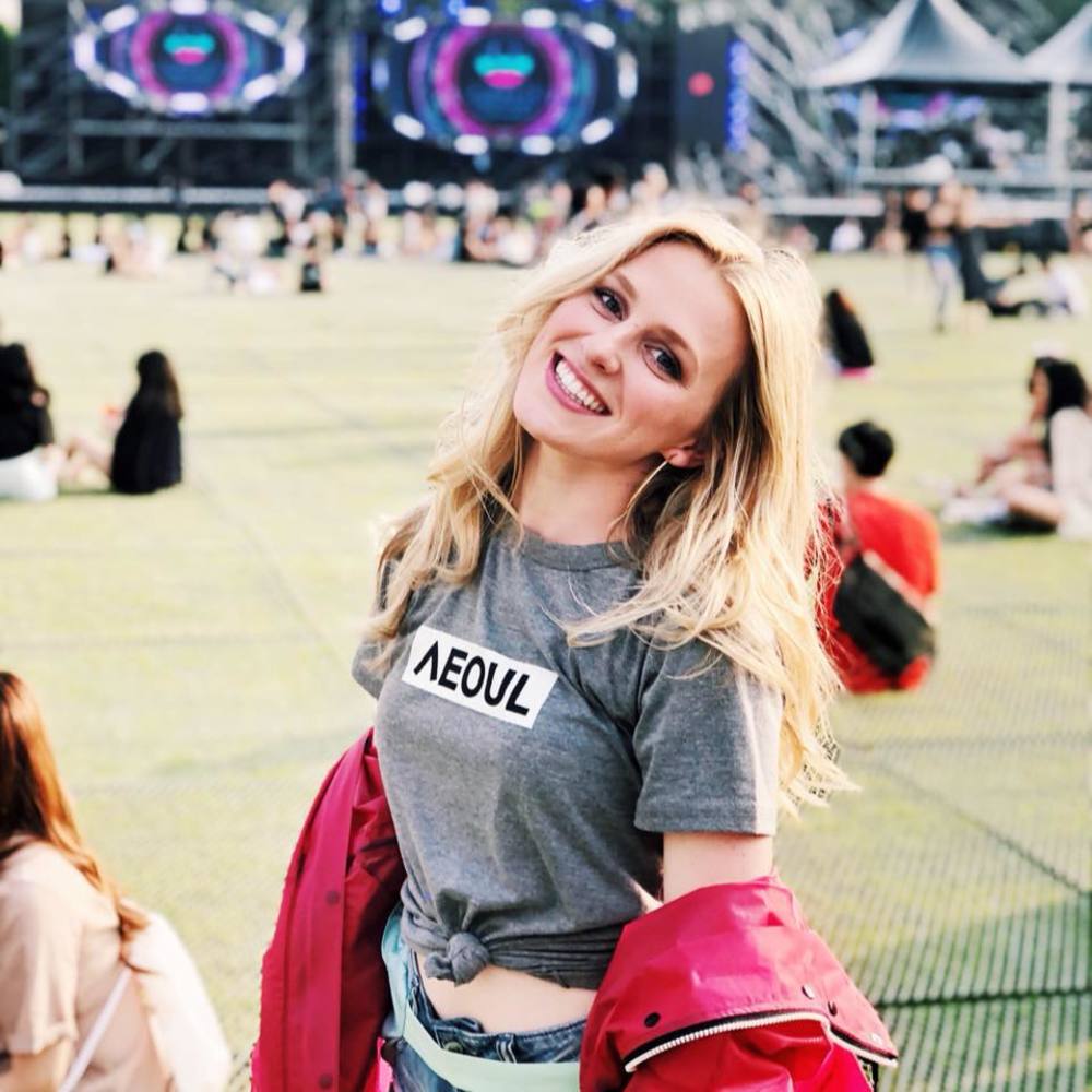 Meet your Posher, Maura